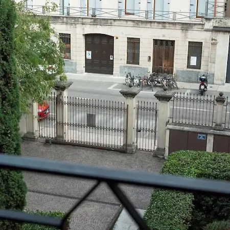 La Finestra Sul Civico Cinque * Verona